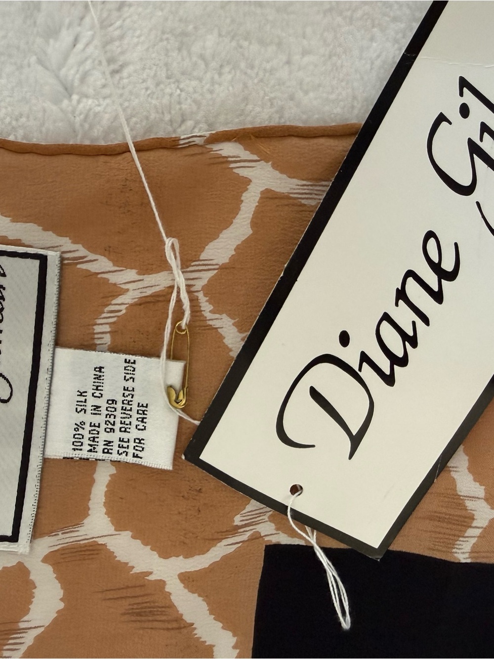 NWT Full SILK XL LARGE Scarf Stunning Giraffe Print Sarong Black Gold Brown - Picture 6 of 6